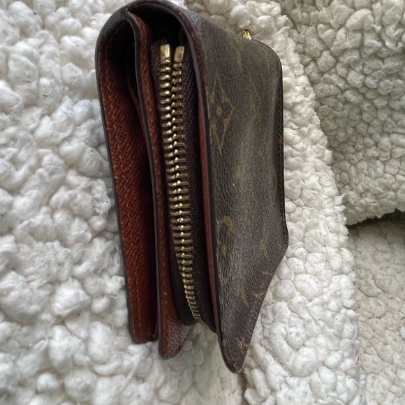 LouisVuitton Compact Wallet - Picture 5 of 12